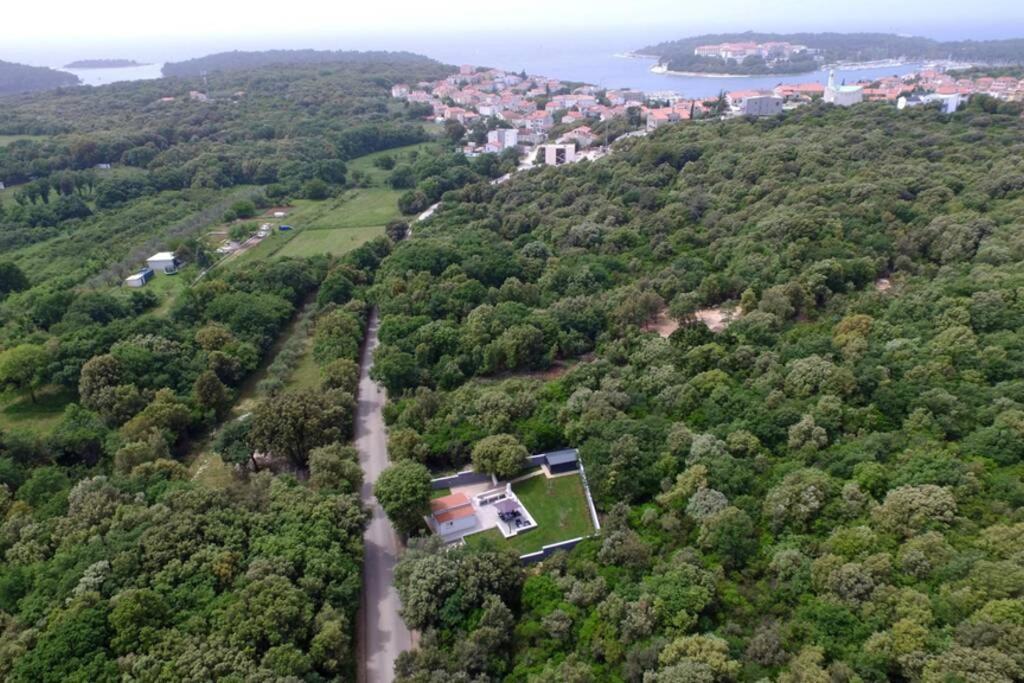 Apartment In Park Forest Soline Near The Sea Pjescana Uvala Exteriér fotografie